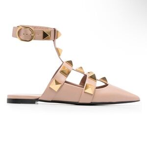 Valentino Garavani
Roman Stud pointed-toe ballerina shoes